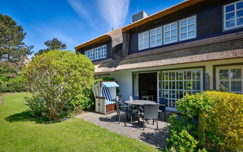 Großzügige Erdgeschosswohnung mit Ost - und Westterrasse